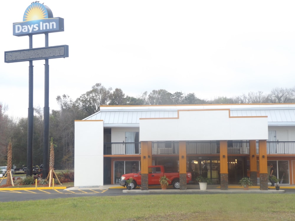 Days Inn by Wyndham Wildwood I-75 2/44