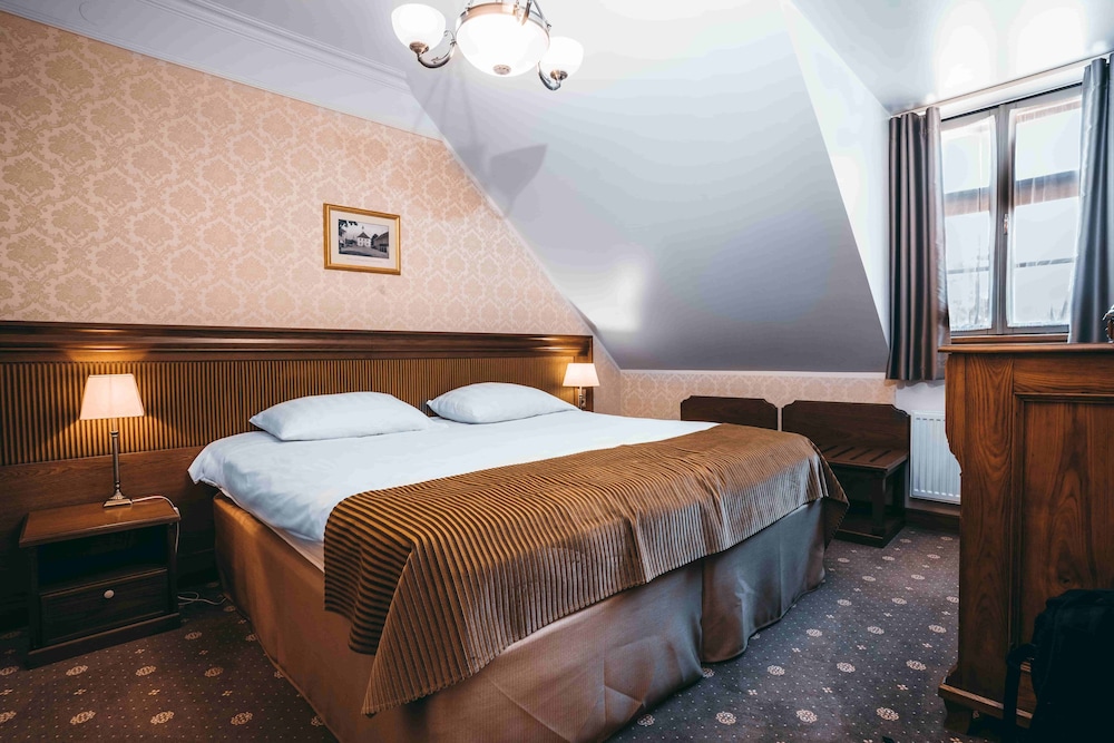 Historical, Suite, Queen Bed, Sofa