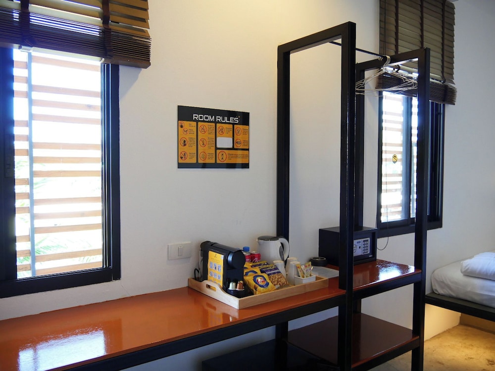Book A Bed Poshtel - Hostel 60/80