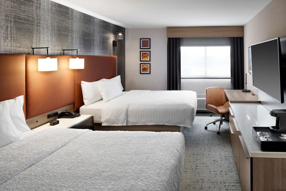 Hampton Inn Newark Airport 11/31