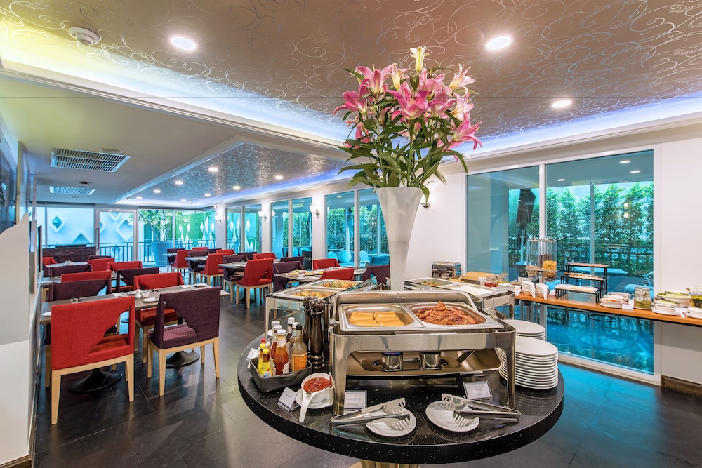 Anajak Bangkok Hotel 57/70