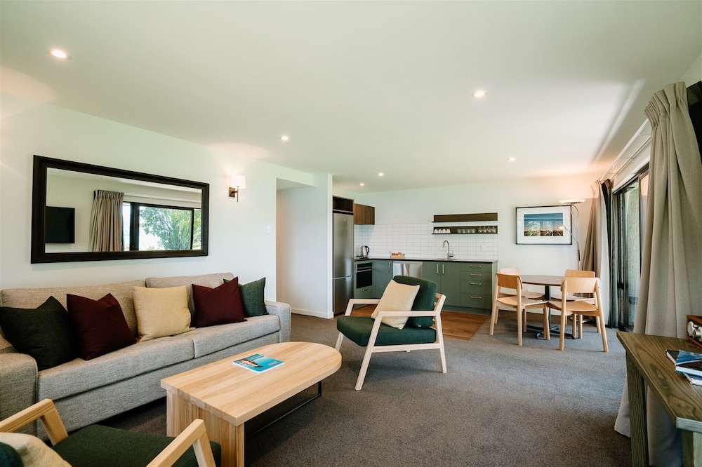 Edgewater Hotel 25/52