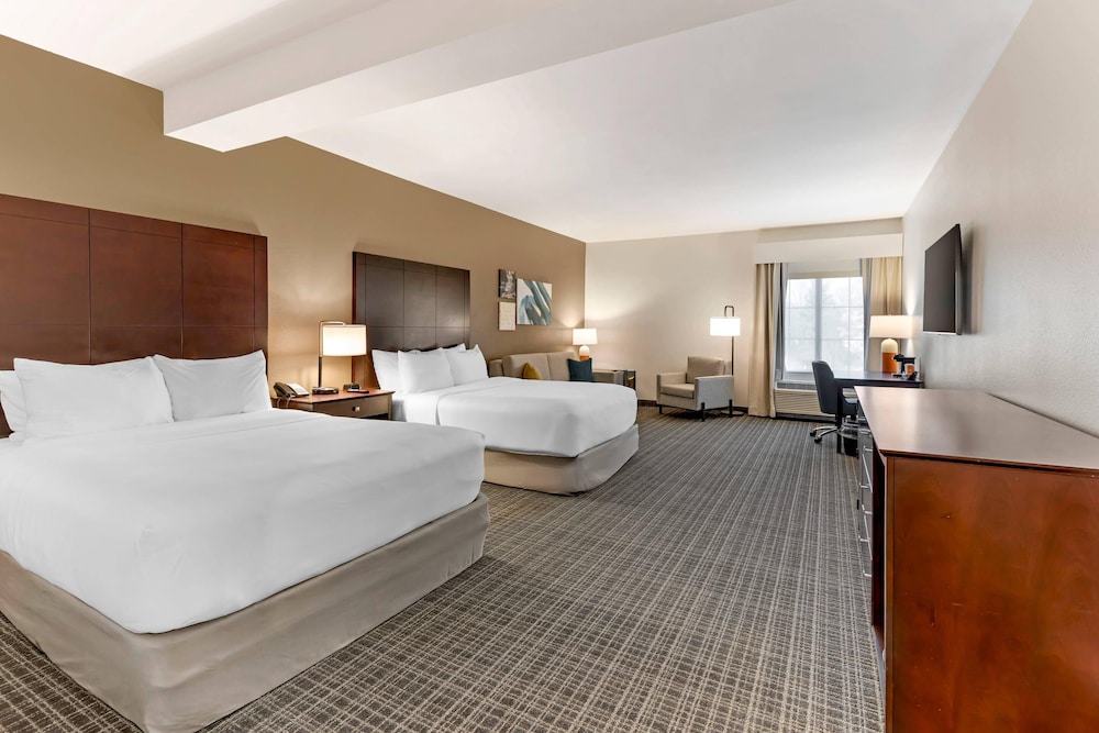 غرفة قياسية بسريرين كوين، Comfort Inn & Suites Verona at Turning Stone Resort Casino 4/6
