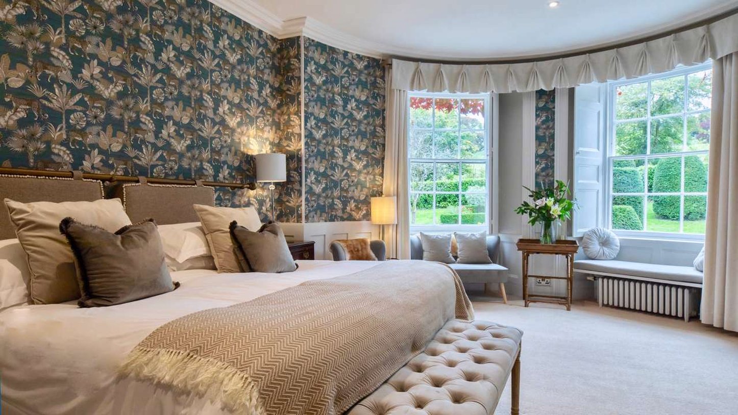 Burleigh Court Cotswolds 14/61