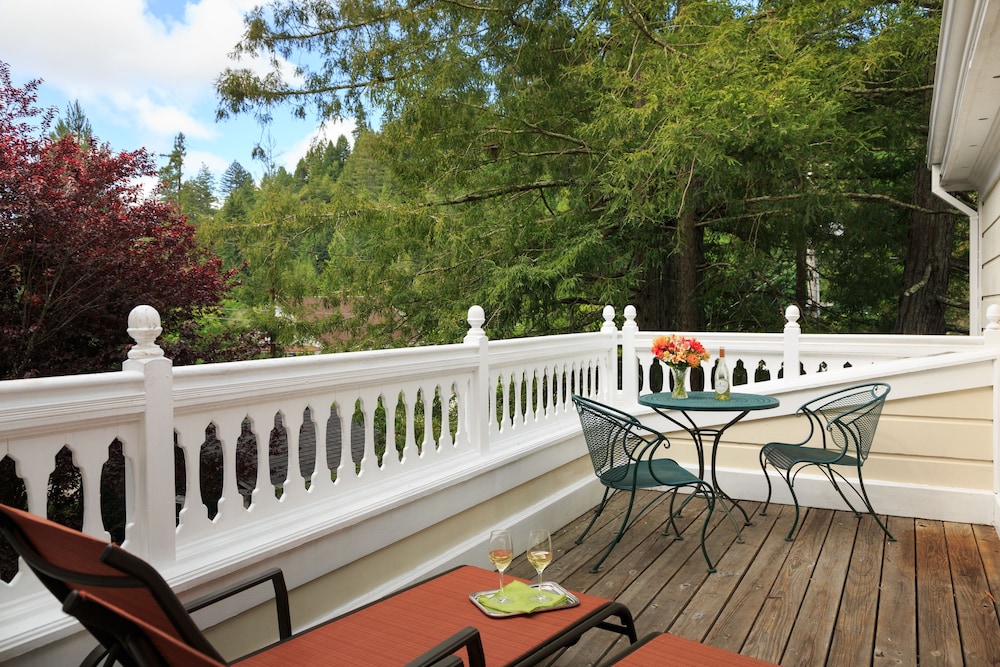 Inn at Occidental 4/50