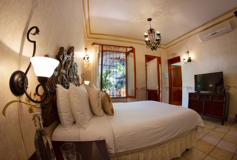 Los Pilares Hotel 32/63