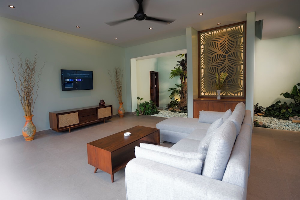 The Grand Villandra Resort 30/45