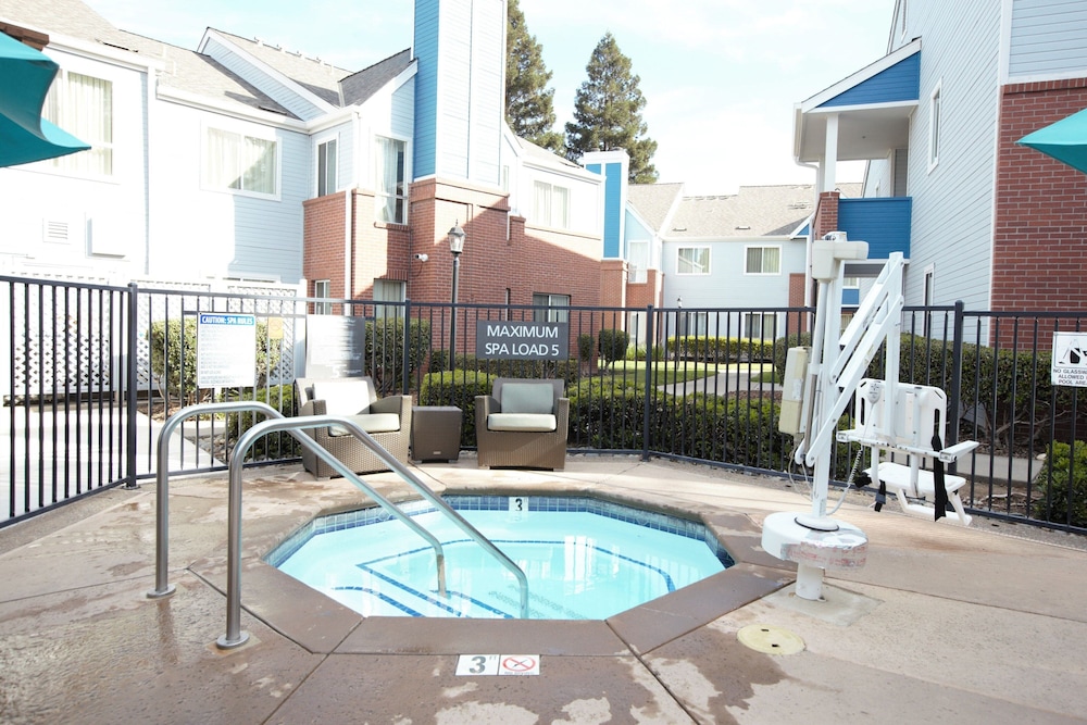 swimming pool spa