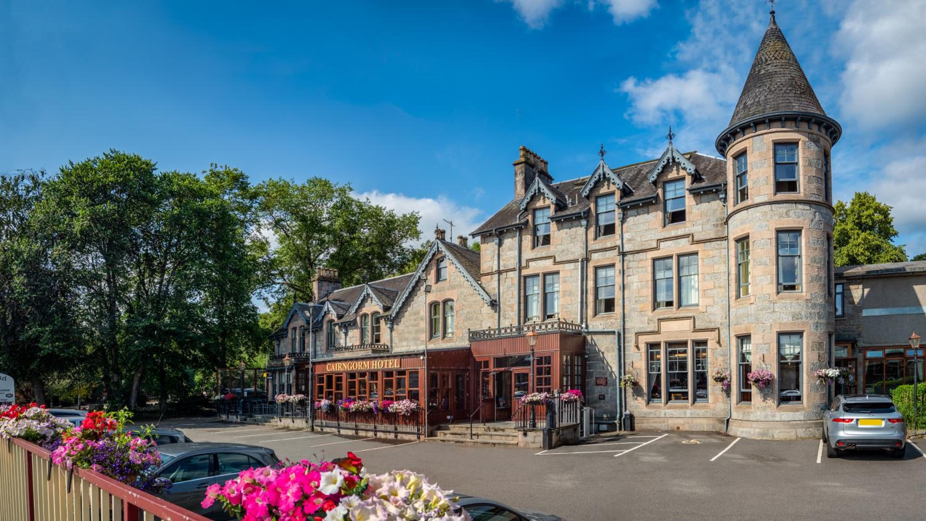 Cairngorm Hotel 4/55