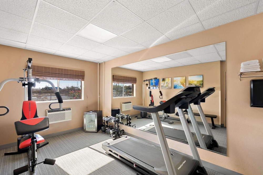 Comfort Inn & Suites Near Kino Sports Complex 37/58