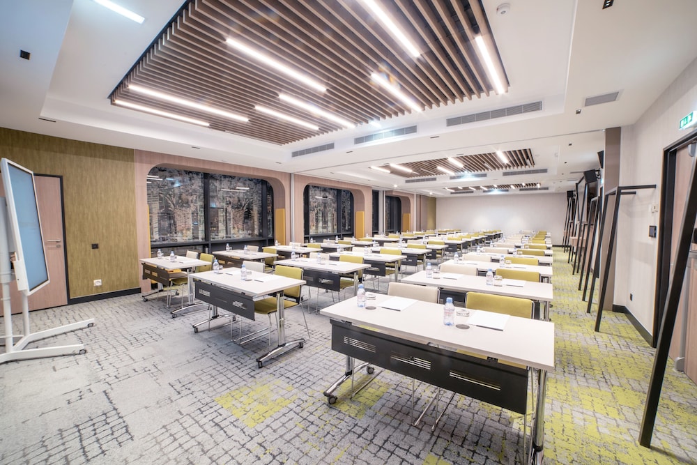 Courtyard by Marriott Paris Porte de Versailles 33/34