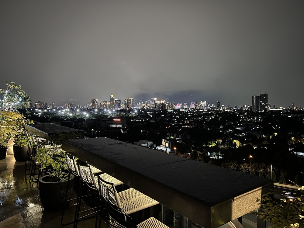 Arosa Hotel Jakarta 46/49
