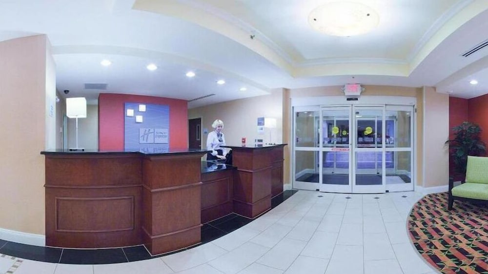 Holiday Inn Express Hotel And Suites Spartanburg North 8/48