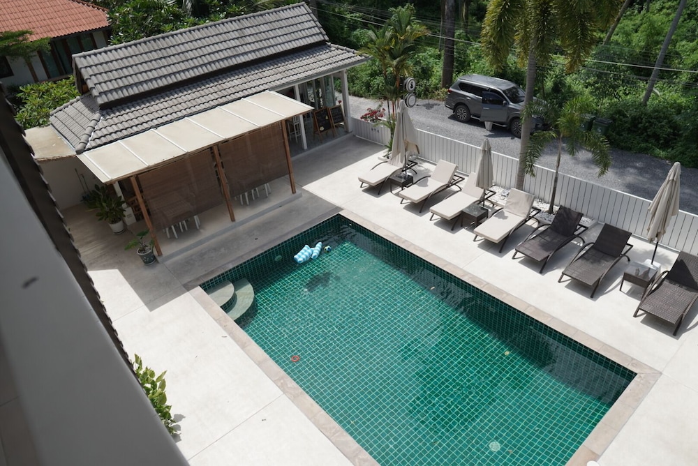 Ampha Place Hotel 48/53