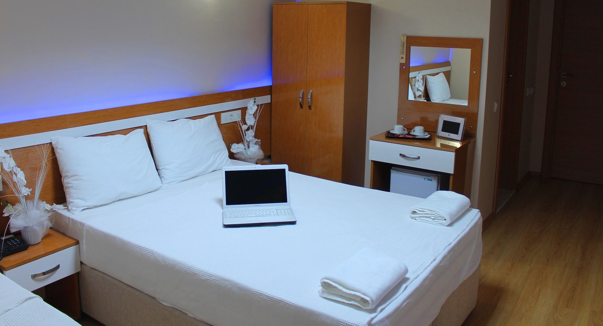 STANDARD, DOUBLE BED
