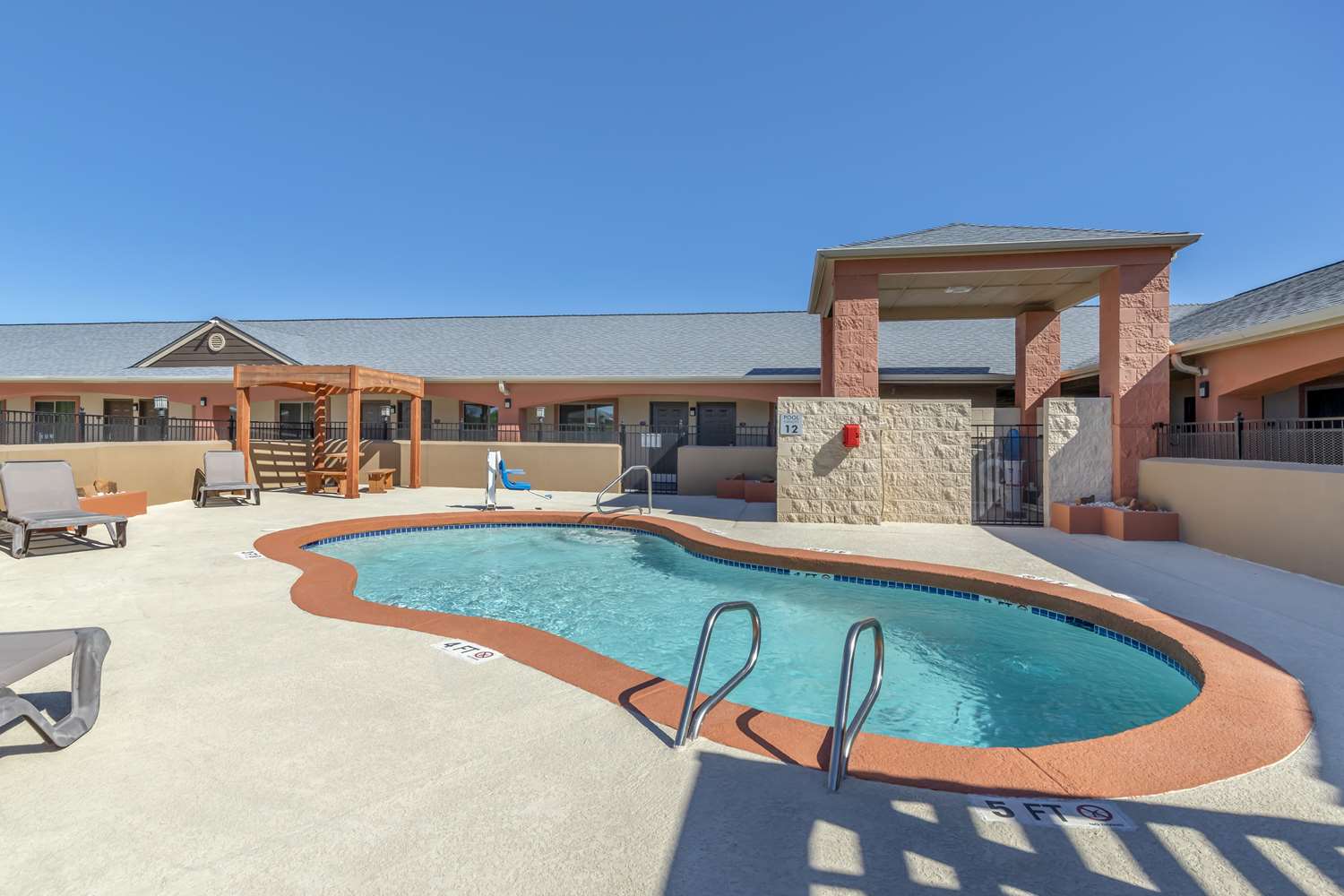 Best Western Windwood Inn & Suites 36/36