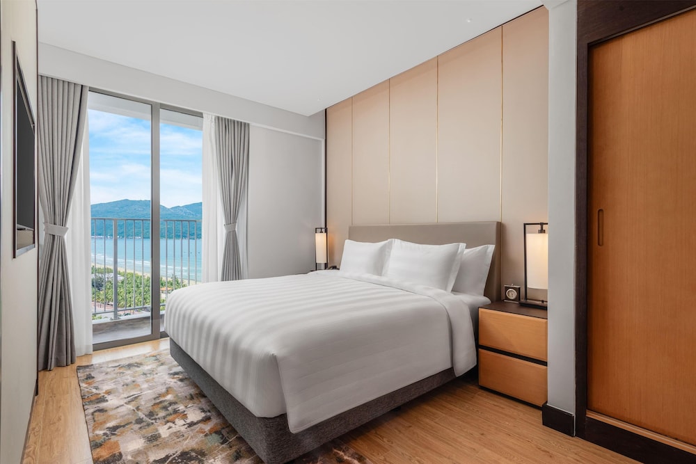 DELUXE, STUDIO, KING BED, OCEAN VIEW, BALCONY
