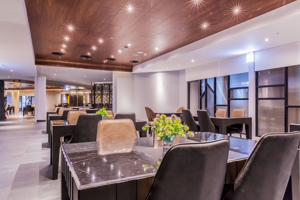 Saint Art Hotel 16/30