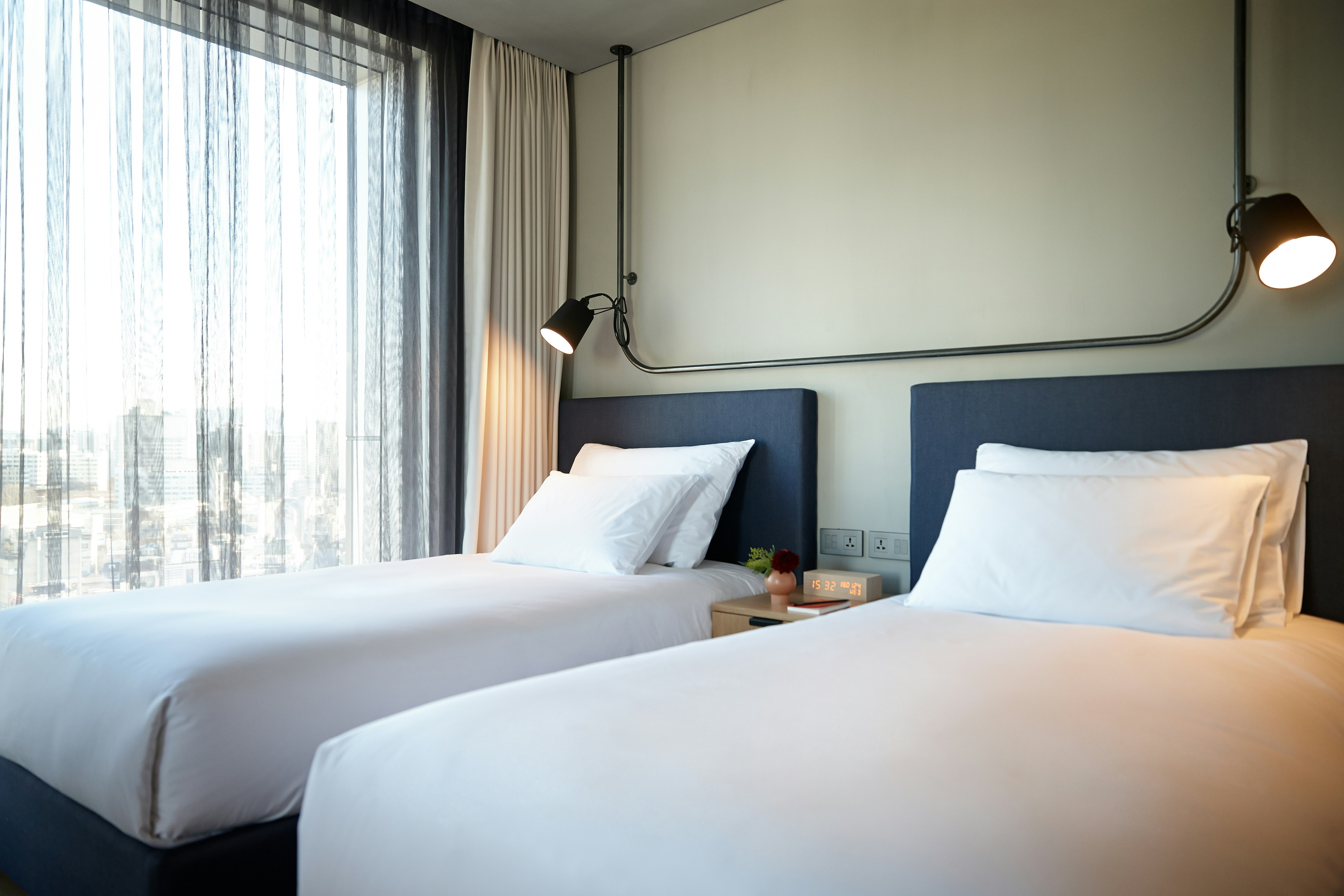 STUDIO, SUITE, TWIN BEDS