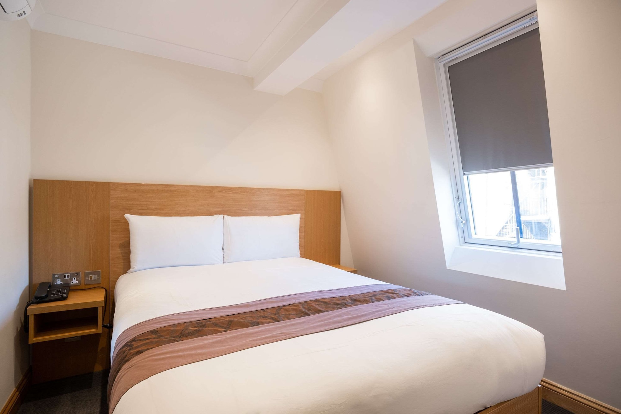 STANDARD, DOUBLE BED