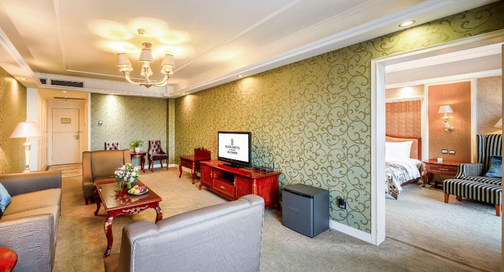 Rezen Kingtown Hotel (Chongqing Liangjiang New District) 38/58
