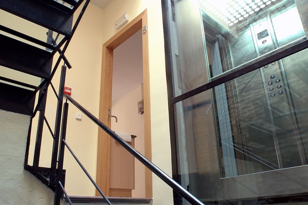 Ainb Picasso Corders Apartments 39/58