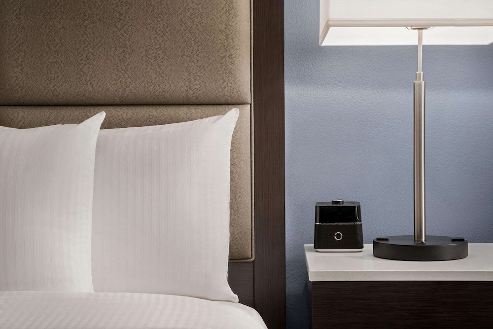 La Quinta Inn & Suites by Wyndham San Bernardino 24/45
