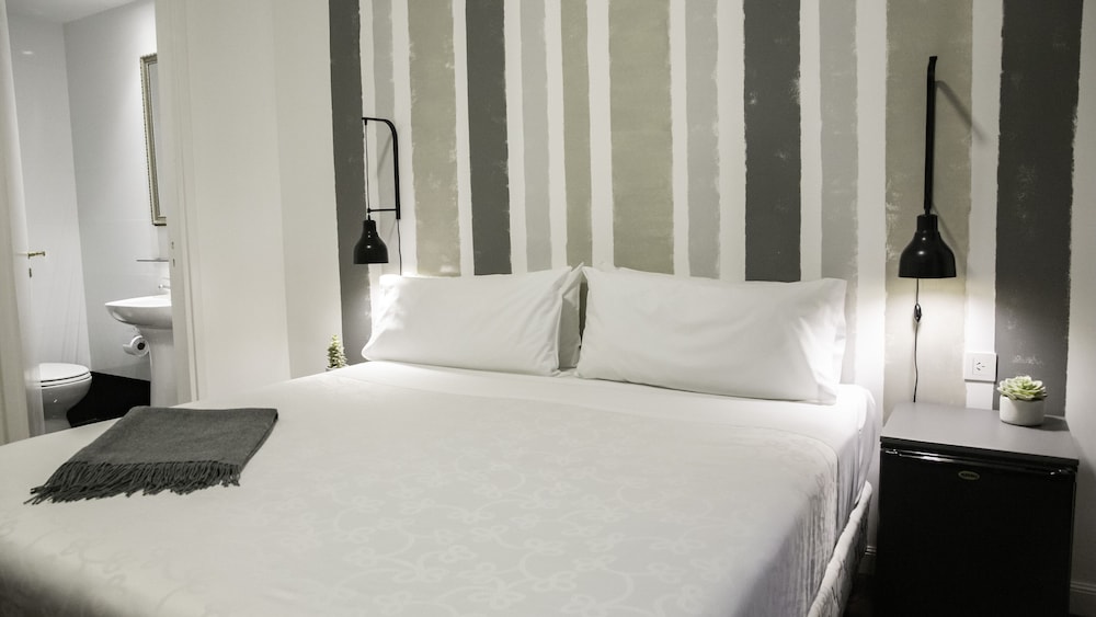 Carsson Hotel 20/67