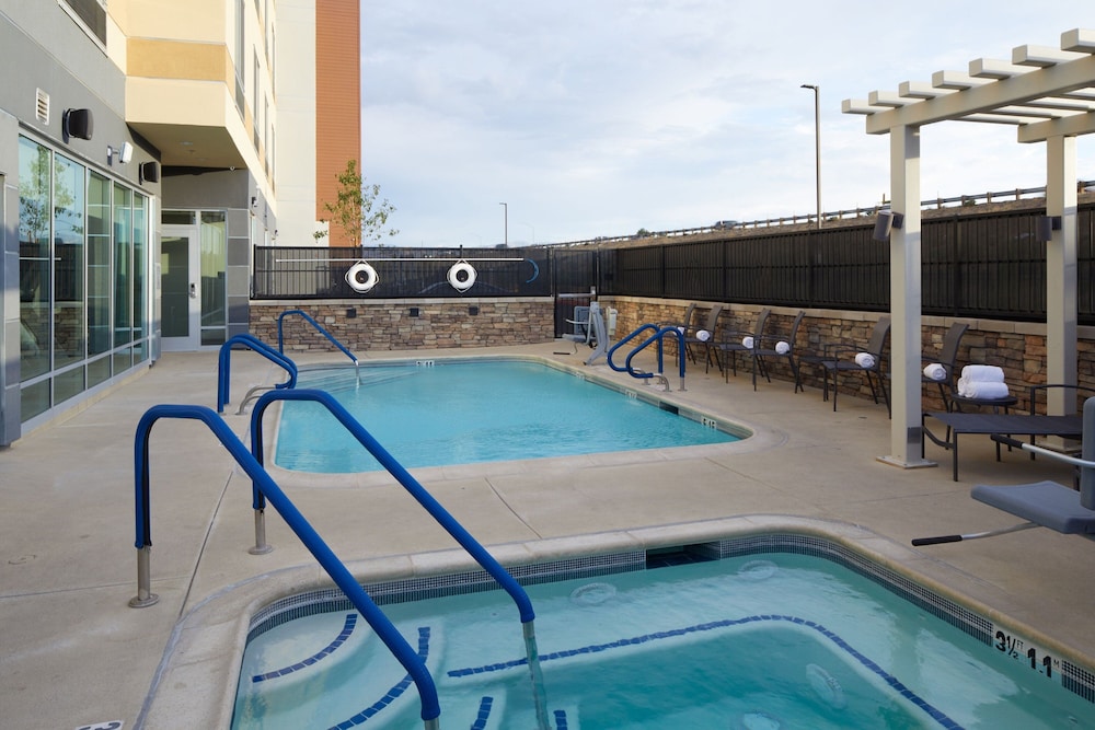 Fairfield Inn & Suites by Marriott Palmdale West 13/28