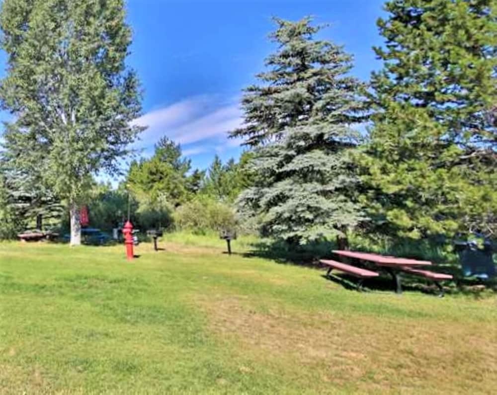 Twin Rivers Condominiums by Alderwood Colorado Management 37/47