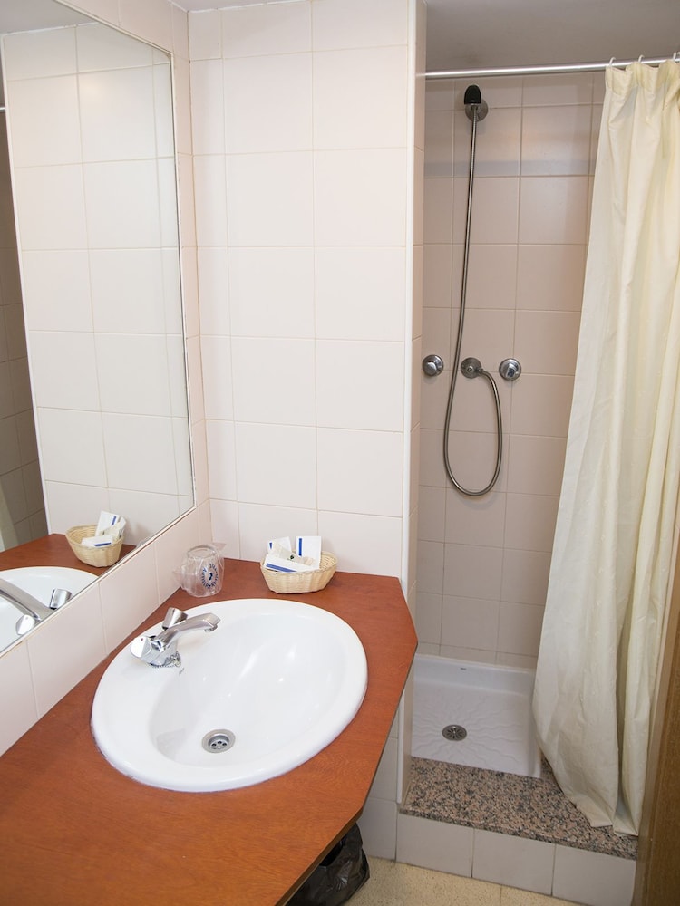 Alhama Hotel 64/64