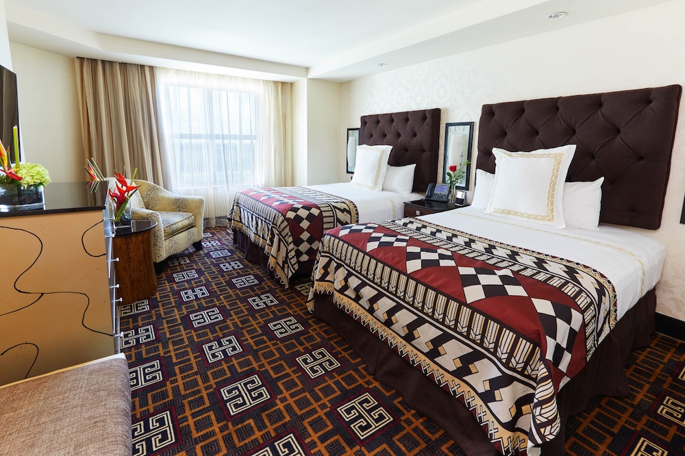 DELUXE, SUITE, 2 QUEEN BEDS