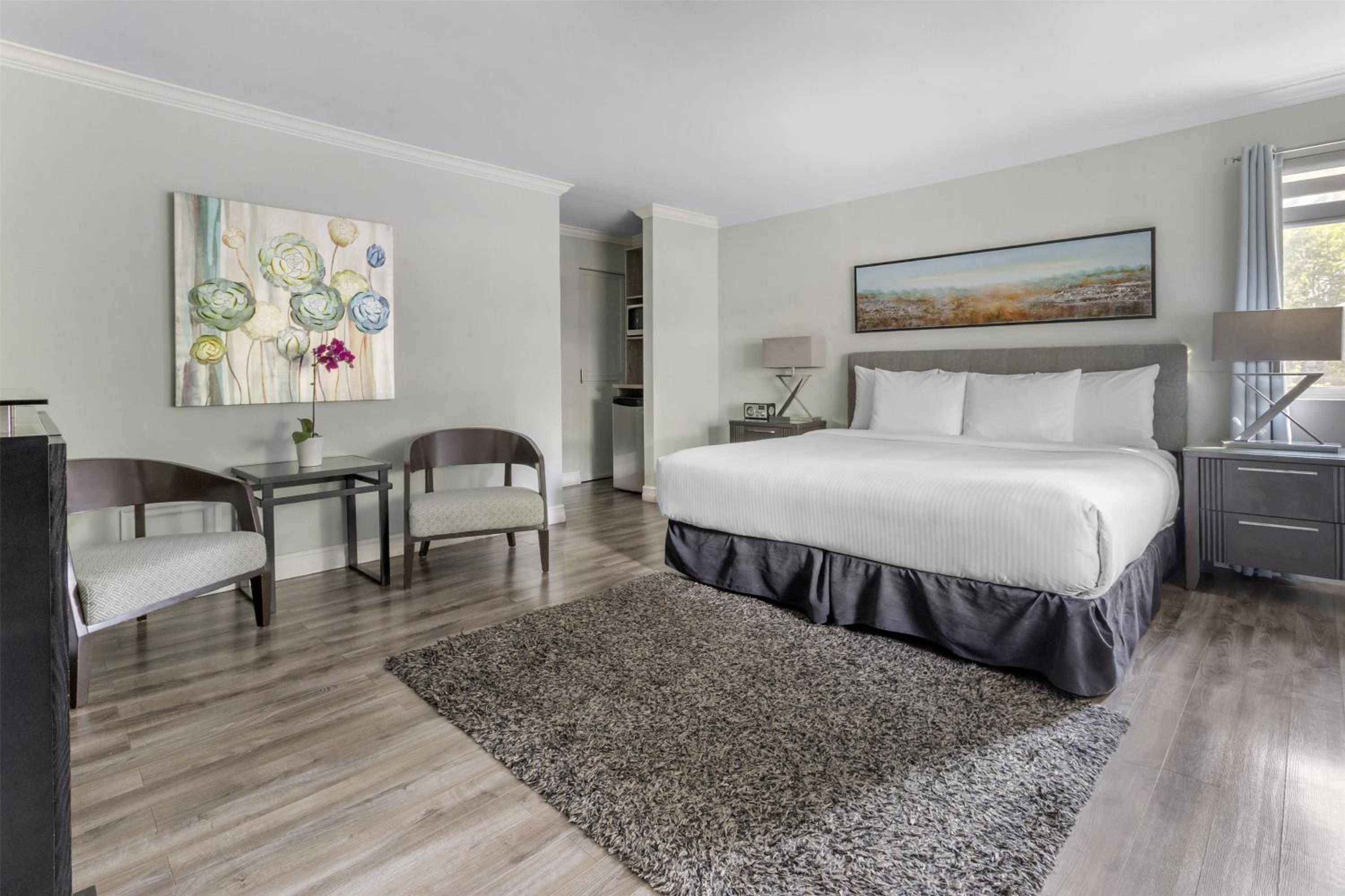 Suite, King Bed, Hot Tub