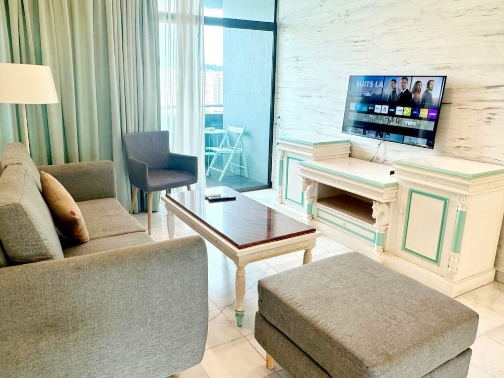 Century Bay Private Residences 43/68