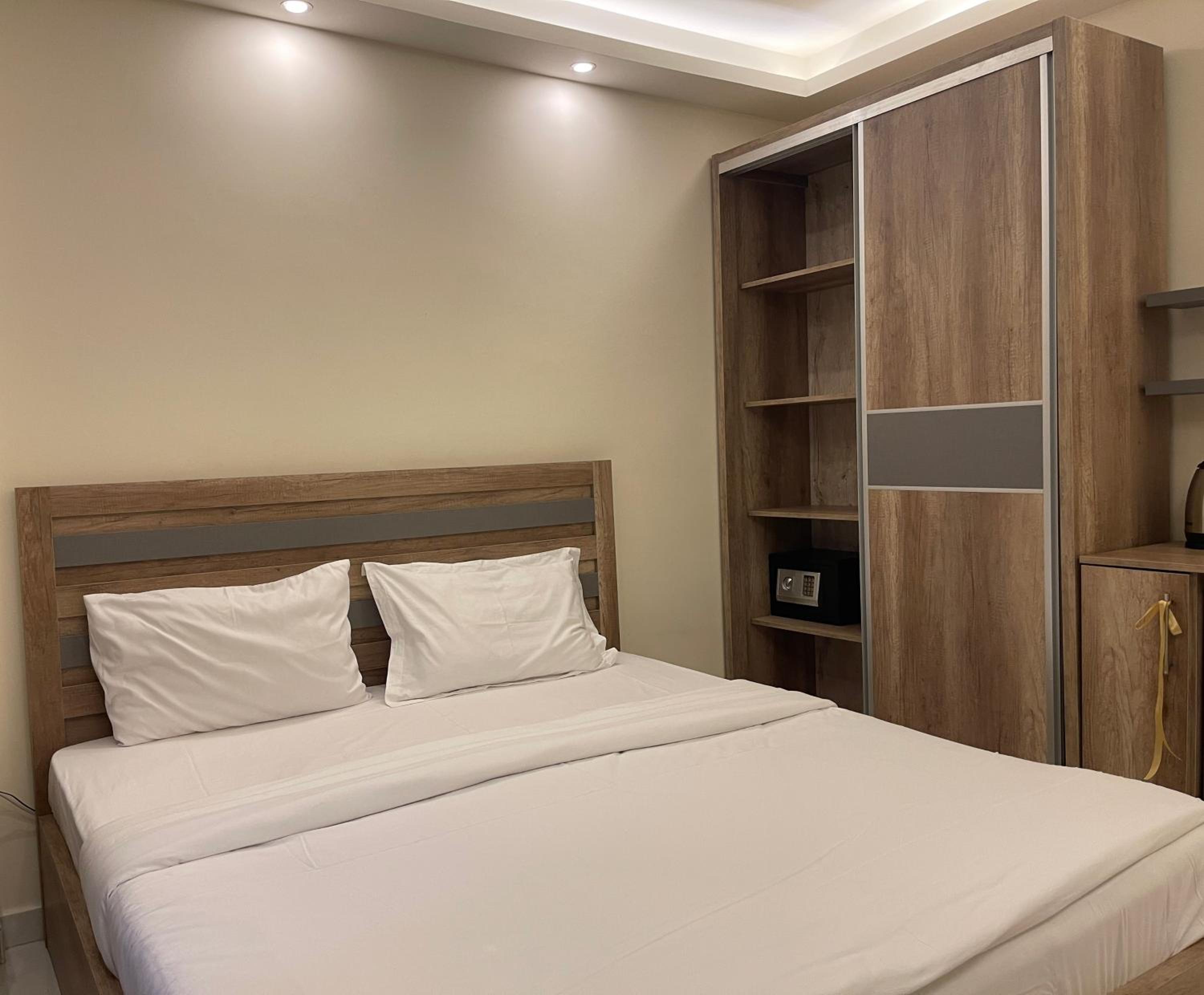 Room, Double Bed
