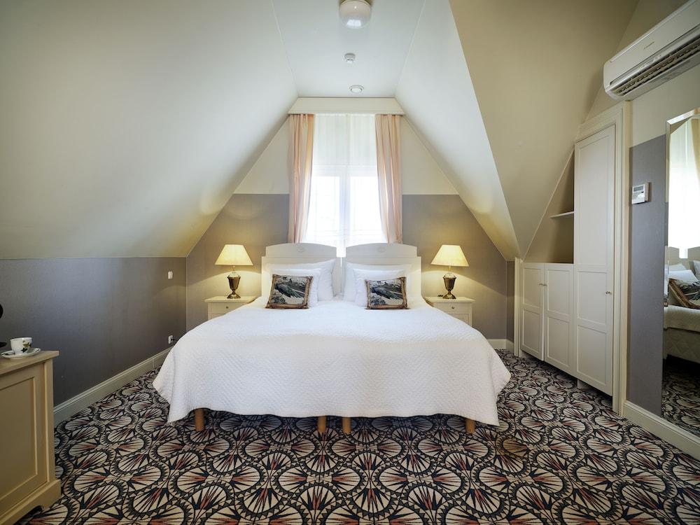 Villa Ammende Restoran and Hotell 7/50