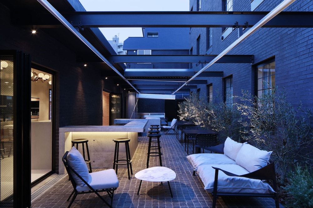 HOTEL CEN 23/44