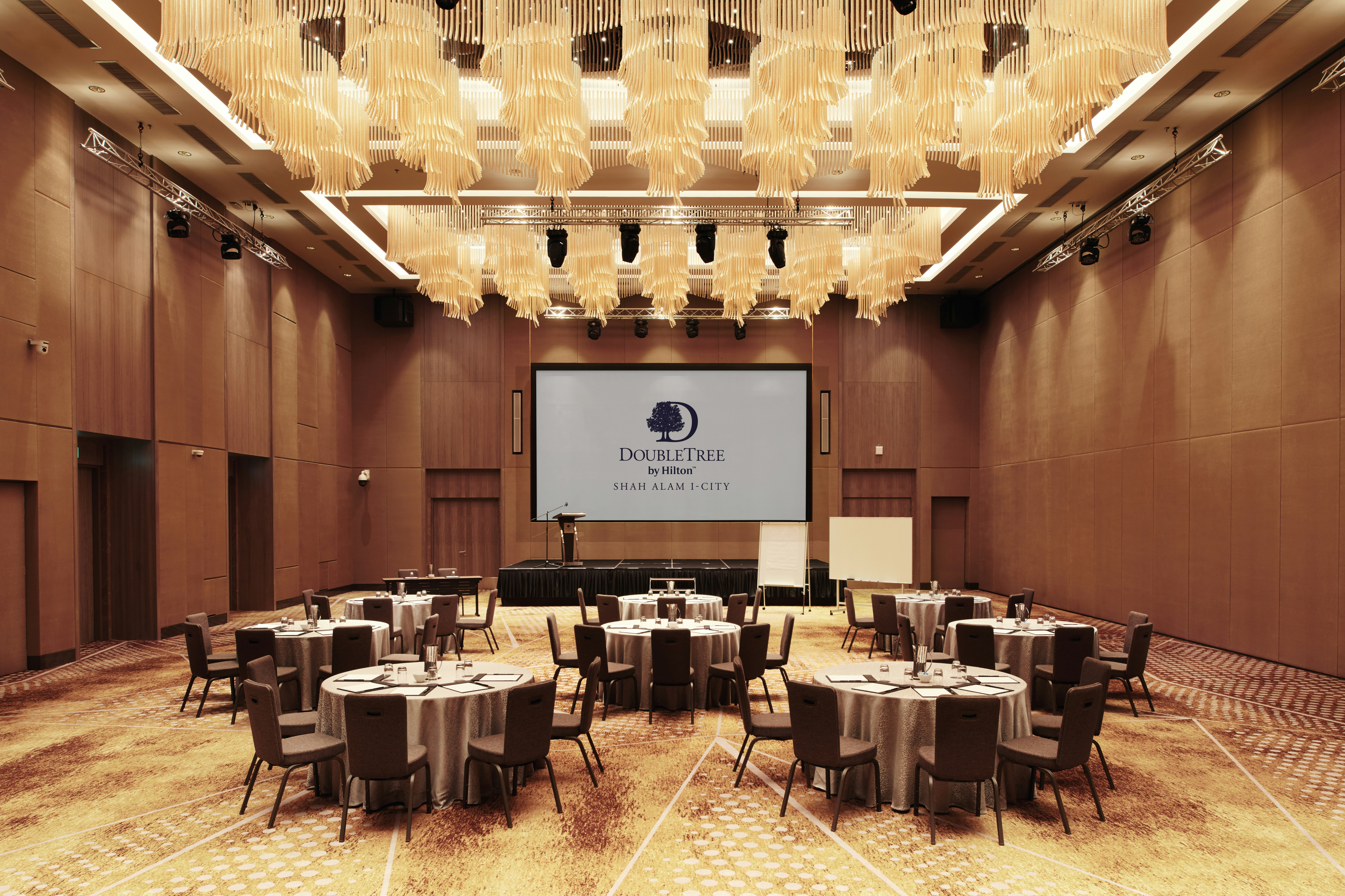 DoubleTree by Hilton Shah Alam i-City 64/76