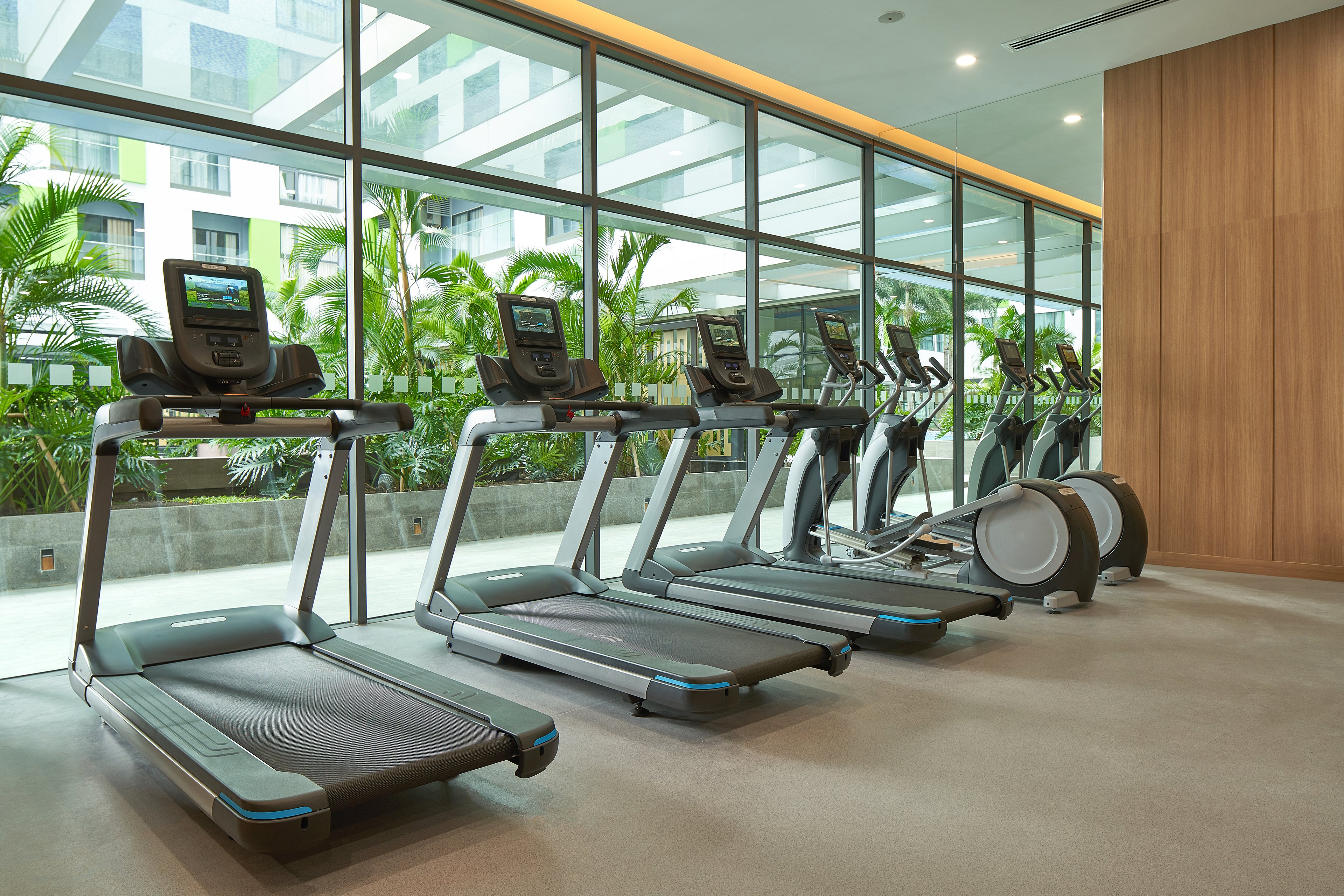 Holiday Inn & Suites Saigon Airport 19/50