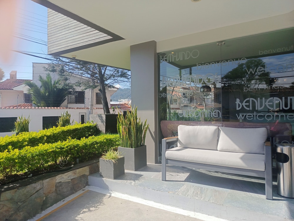 RIONE HOTEL BOUTIQUE 40/54