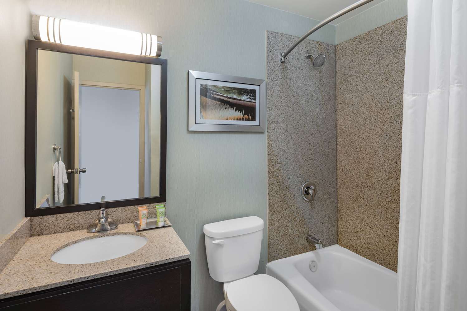 Wyndham Garden Kenosha Harborside 20/23
