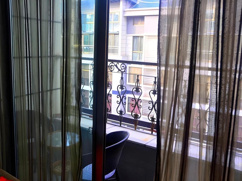Wanzi Hotel 4/29