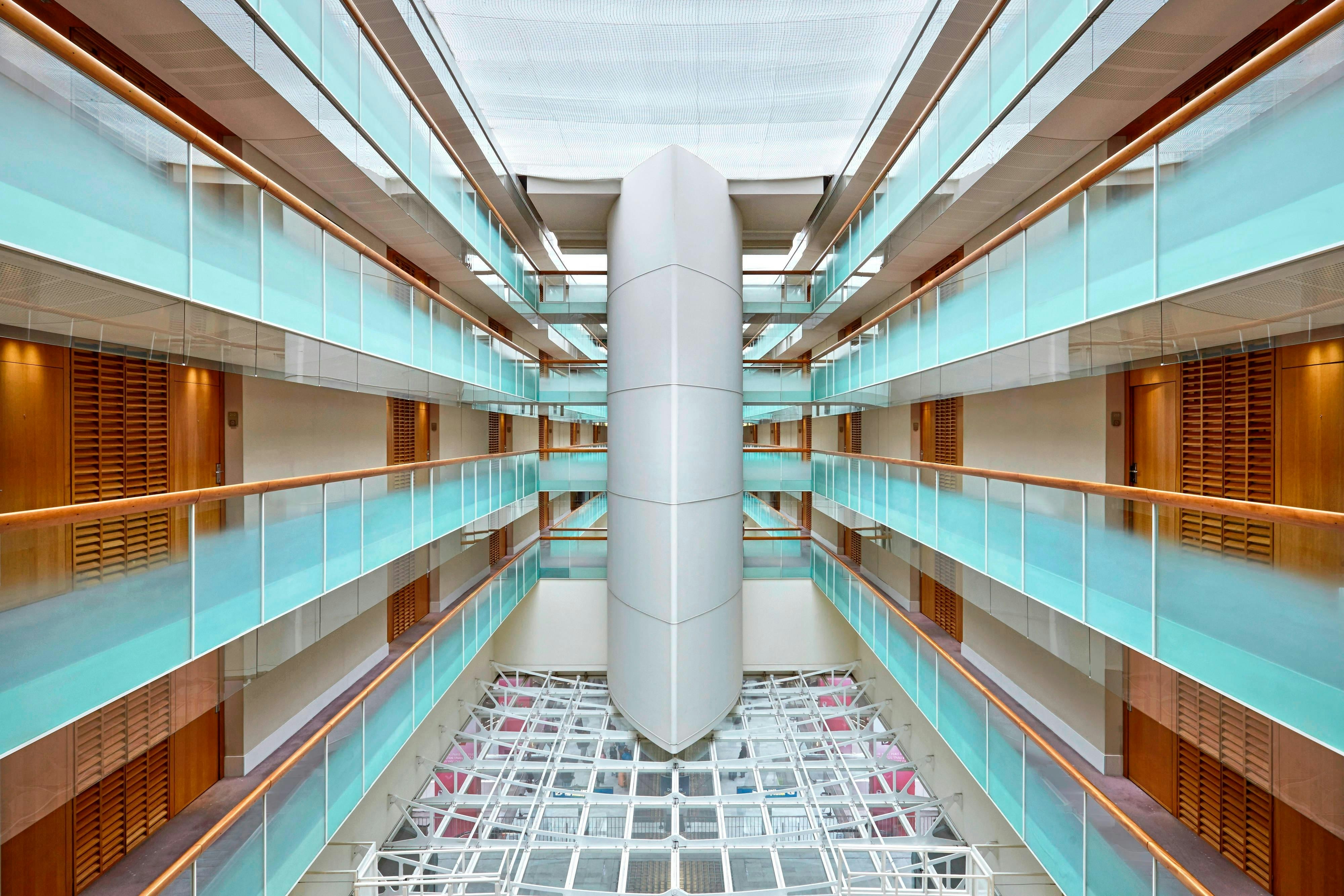 Sheraton Paris Charles de Gaulle Airport Hotel 24/33