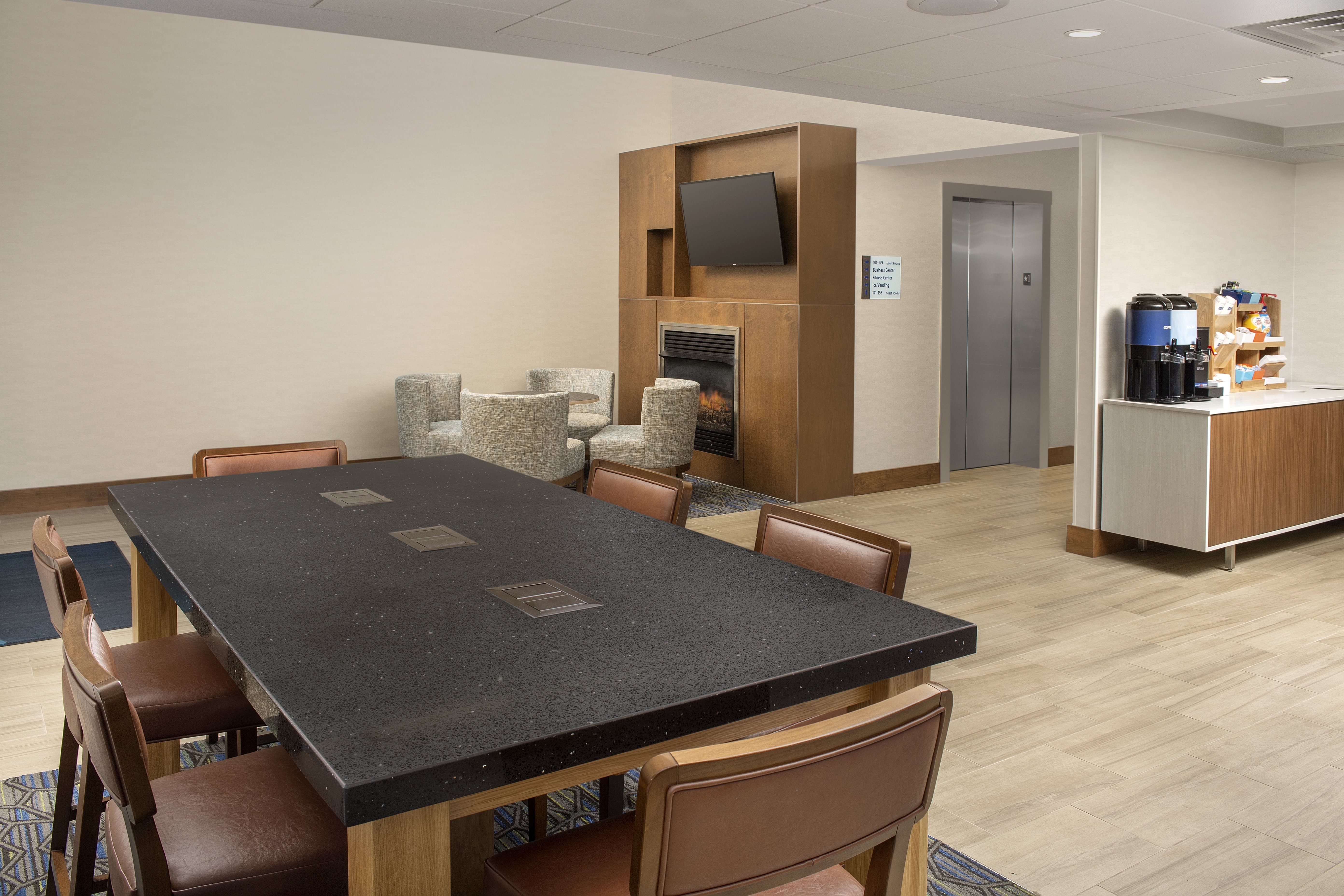 Holiday Inn Express Suites Annapolis 37/49
