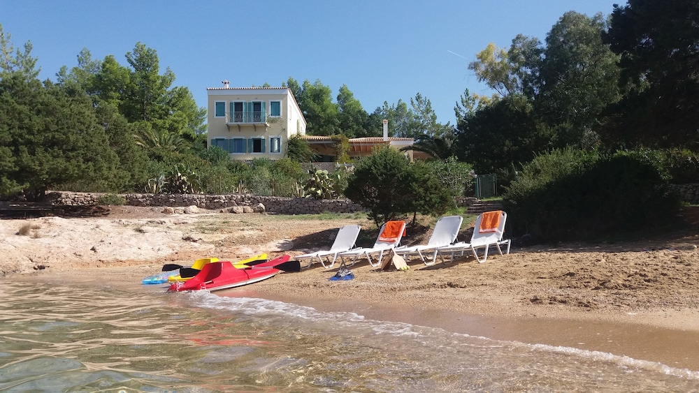 Electra Beachfront Villa 28/50
