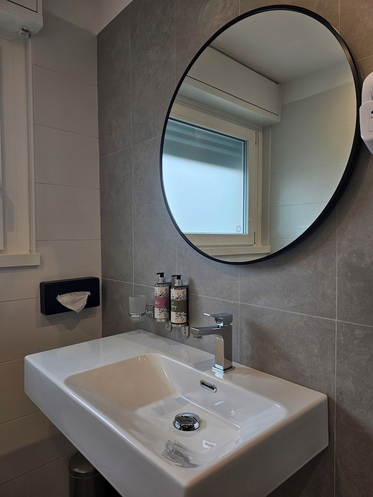 Massimi City Garden Hotel 54/58
