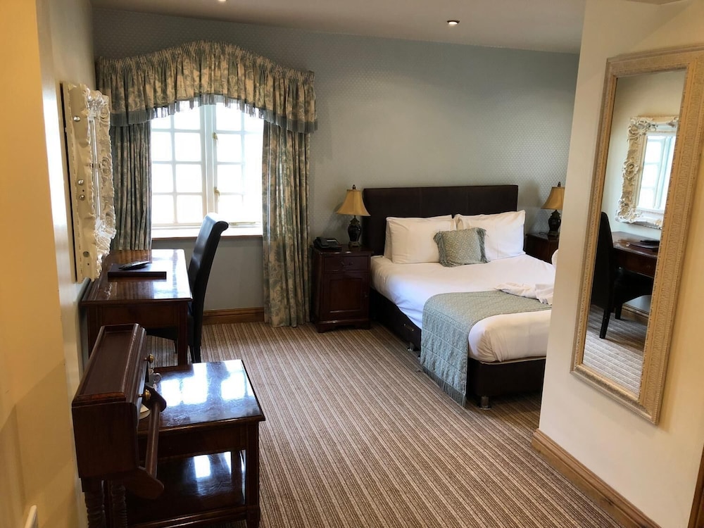 THE GEORGE HOTEL 19/47