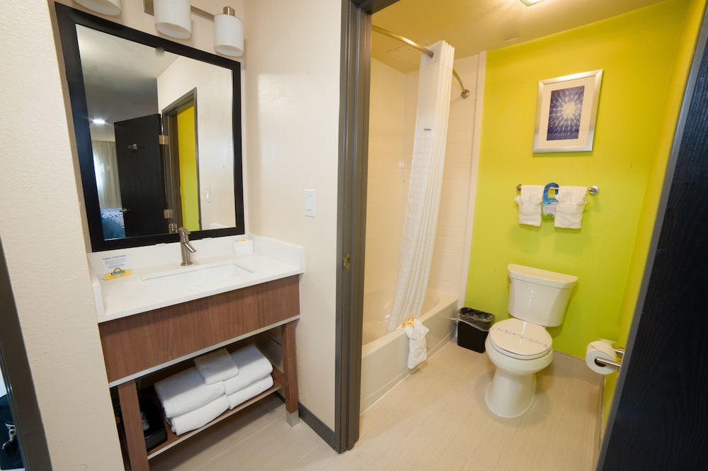 Arya Inn & Suites Farmers Branch 9/19