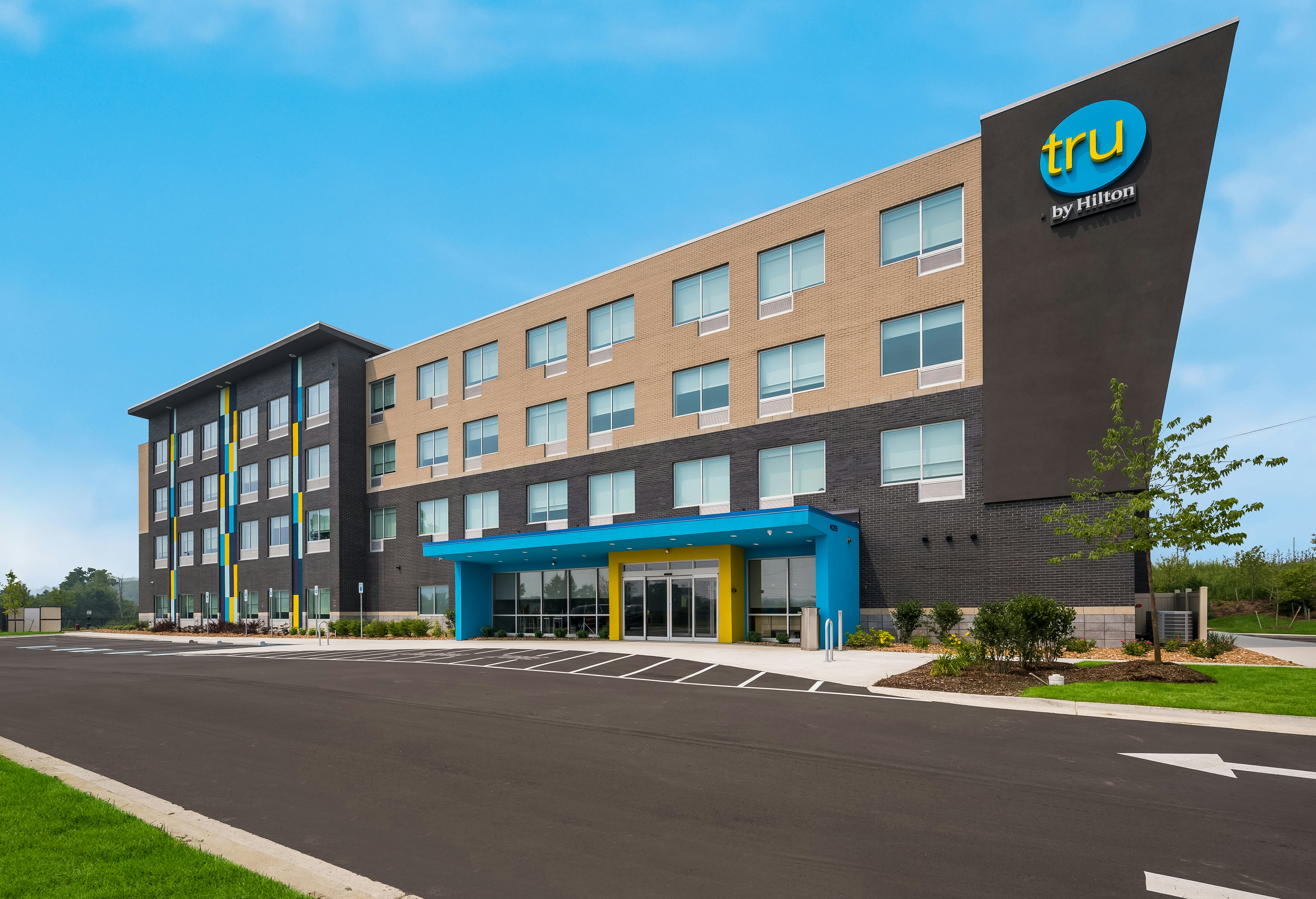 Tru by Hilton Novi Detroit 4/24