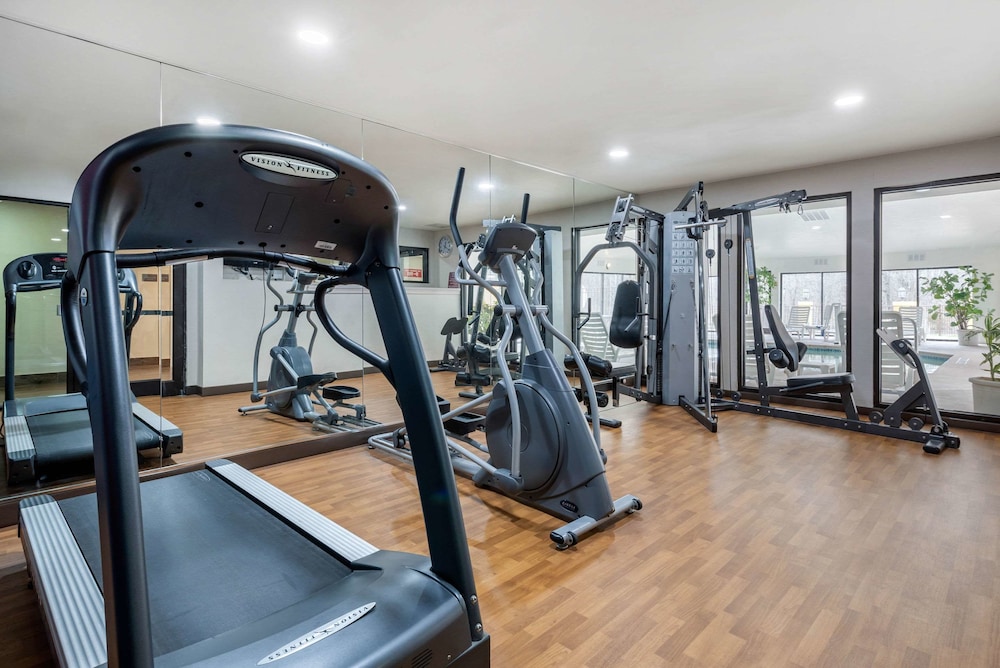Comfort Suites Lafayette University Area 28/56